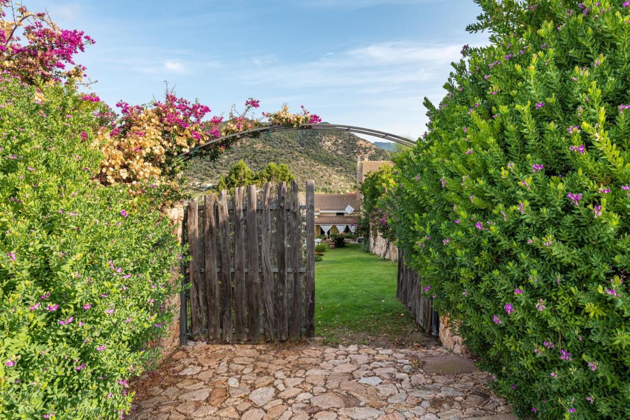 Appartamento Chia Grande Exterior photo